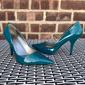 Women’s Teal Pump Size 9.5